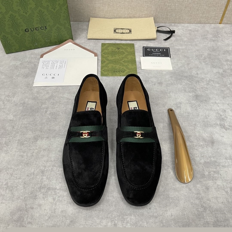 G*u*i leather shoes